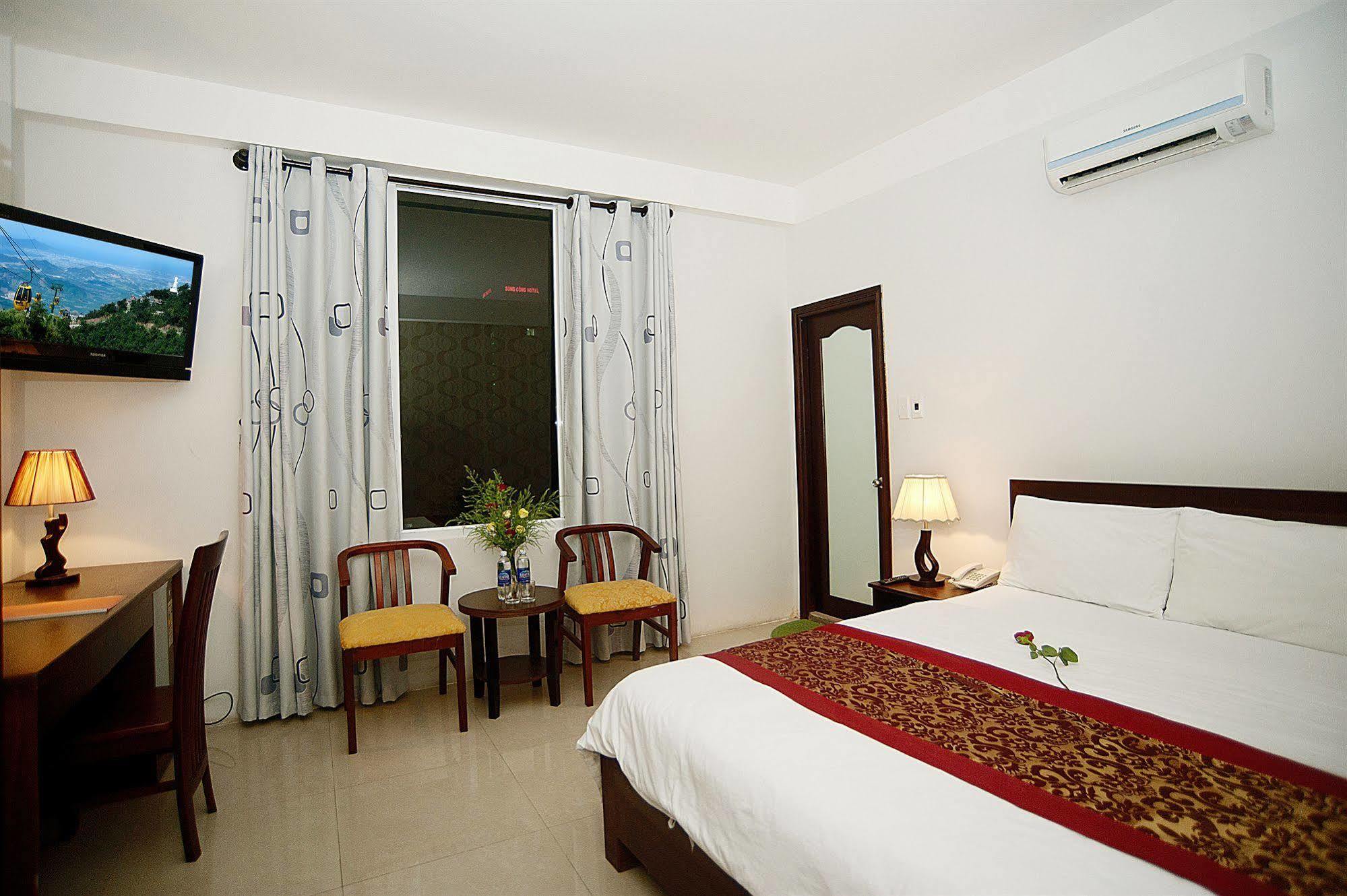 Bin Star Hotel Da Nang Esterno foto
