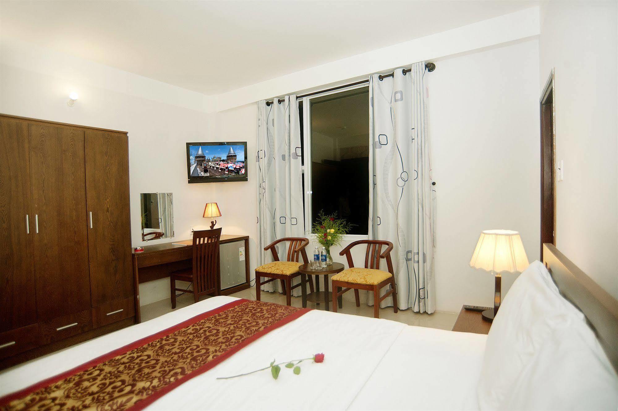 Bin Star Hotel Da Nang Esterno foto